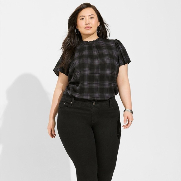 TORRID Rayon Slub Mock Neck Flutter Sleeve Top - Picture 1 of 4